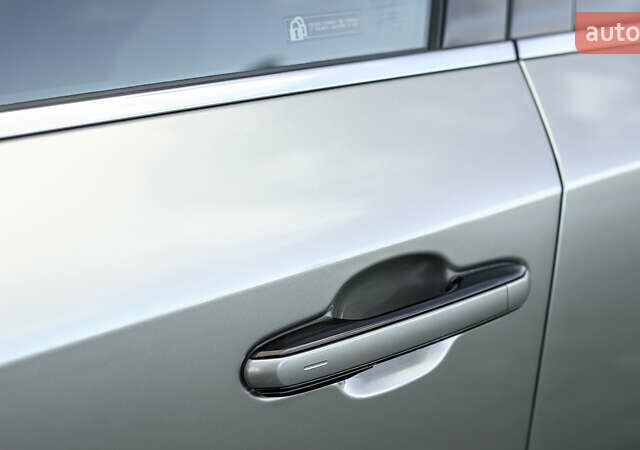 Серый Лексус РХ, объемом двигателя 2.5 л и пробегом 19 тыс. км за 82135 $, фото 13 на Automoto.ua