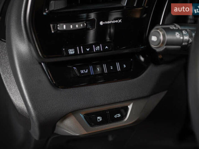 Серый Лексус РХ, объемом двигателя 2.5 л и пробегом 50 тыс. км за 75900 $, фото 39 на Automoto.ua