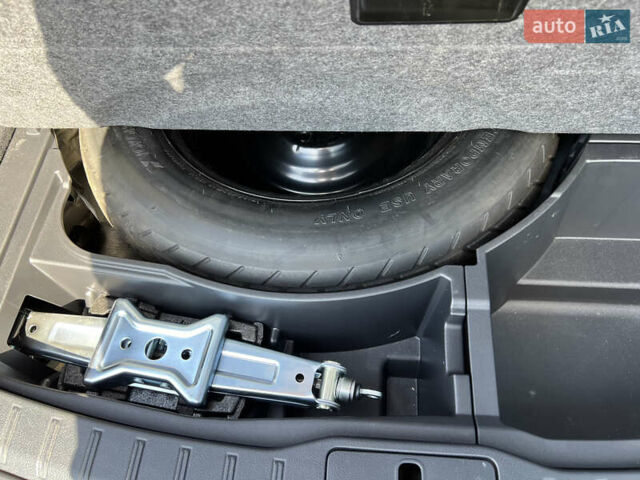 Сірий Лексус РХ, об'ємом двигуна 2.39 л та пробігом 20 тис. км за 70500 $, фото 40 на Automoto.ua