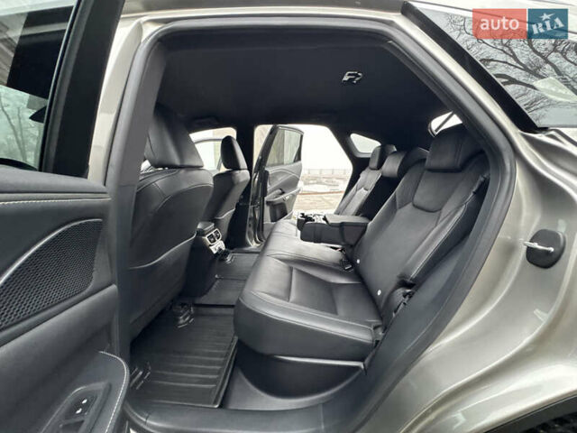 Серый Лексус РХ, объемом двигателя 2.39 л и пробегом 40 тыс. км за 63999 $, фото 36 на Automoto.ua