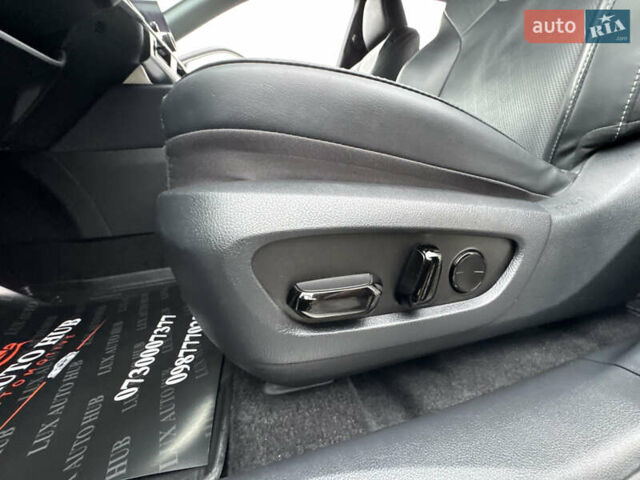 Серый Лексус РХ, объемом двигателя 2.39 л и пробегом 40 тыс. км за 63999 $, фото 167 на Automoto.ua