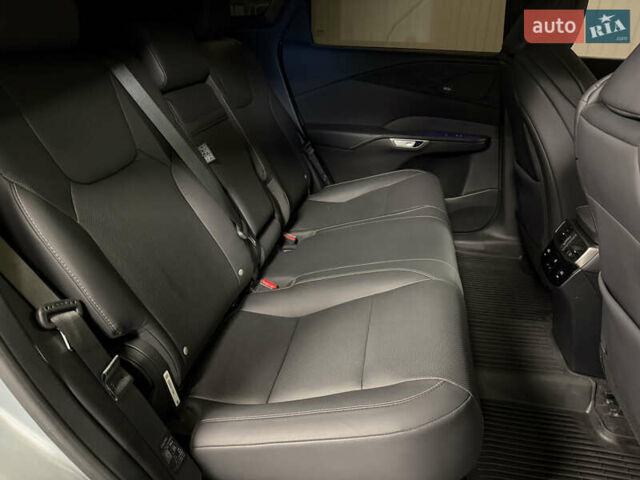 Серый Лексус РХ, объемом двигателя 2.39 л и пробегом 45 тыс. км за 64990 $, фото 42 на Automoto.ua