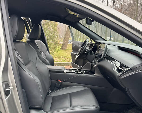 Серый Лексус РХ, объемом двигателя 2.39 л и пробегом 40 тыс. км за 63999 $, фото 107 на Automoto.ua