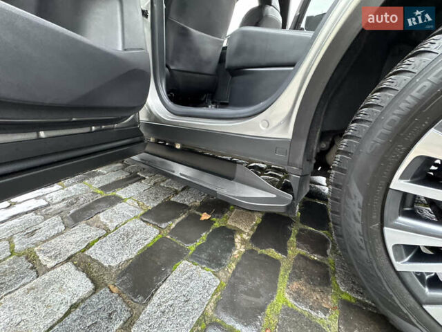 Серый Лексус РХ, объемом двигателя 2.39 л и пробегом 40 тыс. км за 63999 $, фото 42 на Automoto.ua