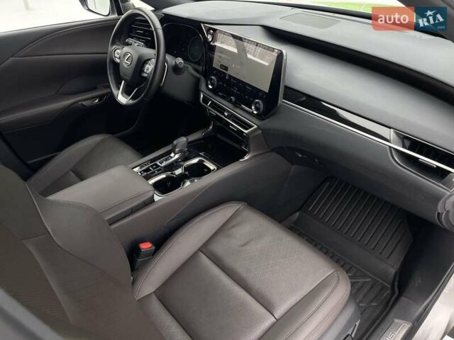 Серый Лексус РХ, объемом двигателя 2.5 л и пробегом 26 тыс. км за 82000 $, фото 25 на Automoto.ua