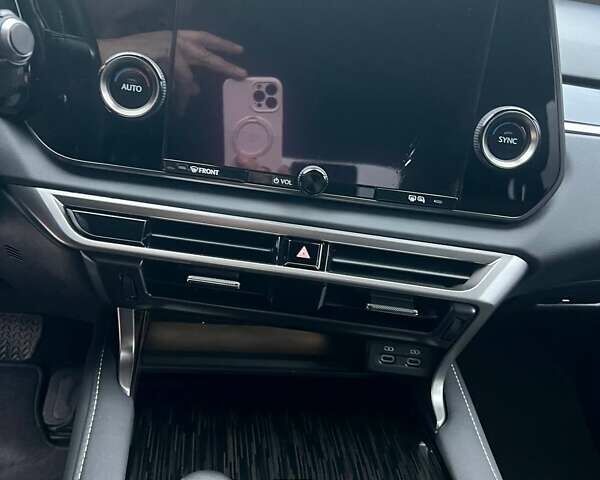 Сірий Лексус РХ, об'ємом двигуна 2.39 л та пробігом 6 тис. км за 59500 $, фото 49 на Automoto.ua