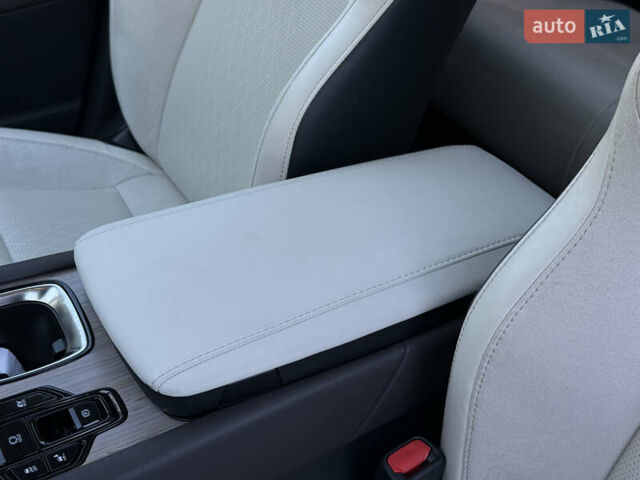 Серый Лексус РХ, объемом двигателя 2.5 л и пробегом 18 тыс. км за 79000 $, фото 29 на Automoto.ua