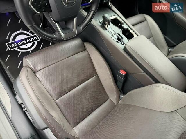 Сірий Лексус РХ, об'ємом двигуна 2.5 л та пробігом 8 тис. км за 95000 $, фото 117 на Automoto.ua