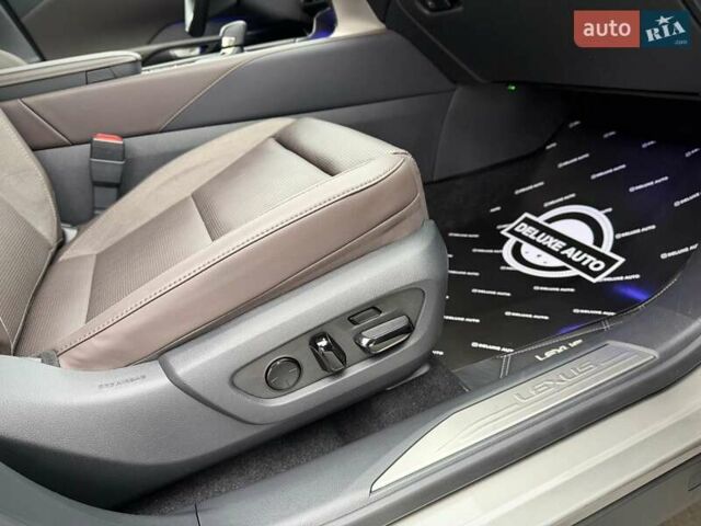 Сірий Лексус РХ, об'ємом двигуна 2.5 л та пробігом 8 тис. км за 95000 $, фото 102 на Automoto.ua