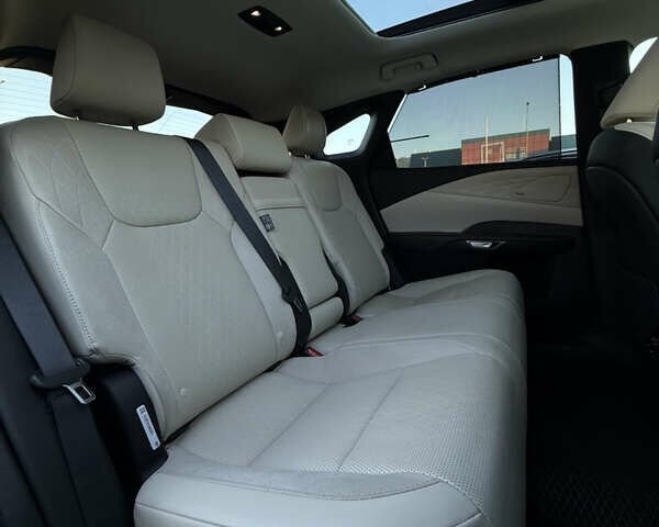 Серый Лексус РХ, объемом двигателя 2.5 л и пробегом 18 тыс. км за 79000 $, фото 67 на Automoto.ua