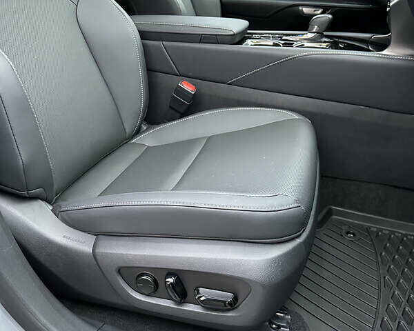 Серый Лексус РХ, объемом двигателя 2.5 л и пробегом 7 тыс. км за 68900 $, фото 36 на Automoto.ua