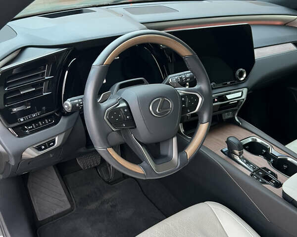 Серый Лексус РХ, объемом двигателя 3.5 л и пробегом 26 тыс. км за 72500 $, фото 5 на Automoto.ua
