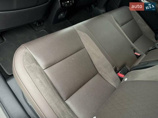 Сірий Лексус РХ, об'ємом двигуна 2.5 л та пробігом 8 тис. км за 95000 $, фото 105 на Automoto.ua