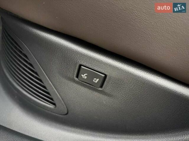 Сірий Лексус РХ, об'ємом двигуна 2.5 л та пробігом 8 тис. км за 95000 $, фото 98 на Automoto.ua