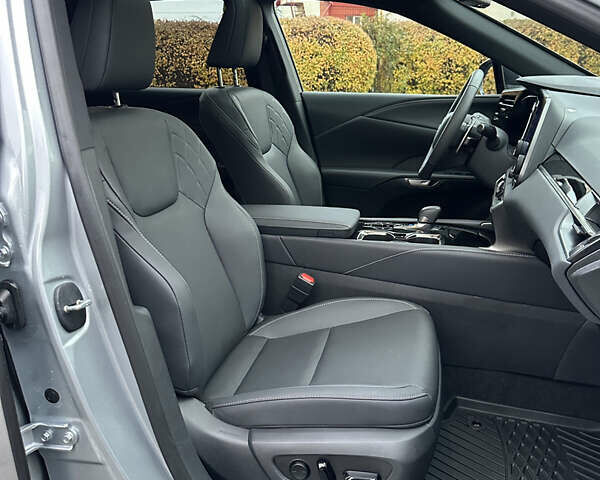 Серый Лексус РХ, объемом двигателя 2.5 л и пробегом 7 тыс. км за 68900 $, фото 35 на Automoto.ua