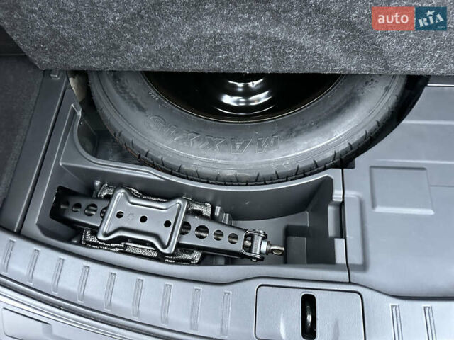Серый Лексус РХ, объемом двигателя 2.5 л и пробегом 7 тыс. км за 68900 $, фото 69 на Automoto.ua