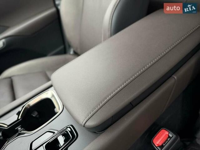 Сірий Лексус РХ, об'ємом двигуна 2.5 л та пробігом 8 тис. км за 95000 $, фото 124 на Automoto.ua