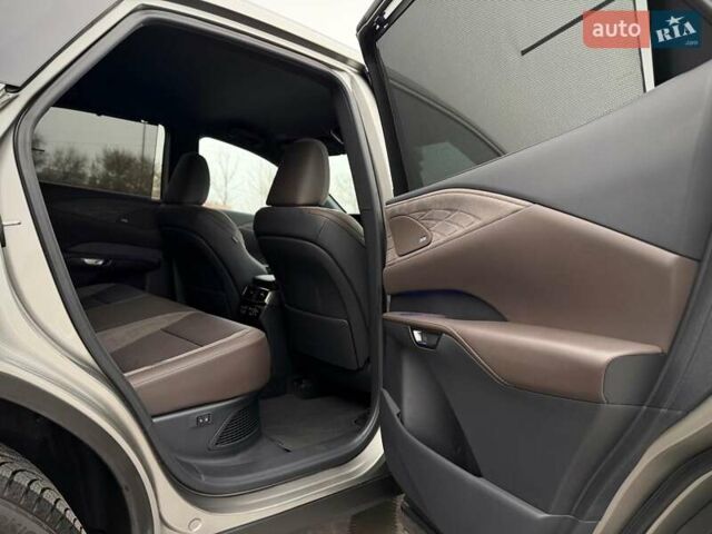 Сірий Лексус РХ, об'ємом двигуна 2.5 л та пробігом 8 тис. км за 95000 $, фото 65 на Automoto.ua