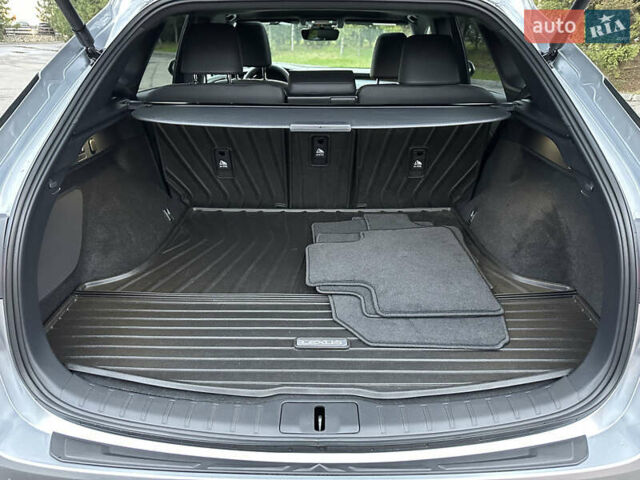 Серый Лексус РХ, объемом двигателя 2.5 л и пробегом 7 тыс. км за 68900 $, фото 68 на Automoto.ua