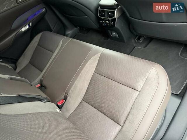 Сірий Лексус РХ, об'ємом двигуна 2.5 л та пробігом 8 тис. км за 95000 $, фото 67 на Automoto.ua