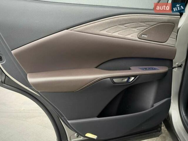 Сірий Лексус РХ, об'ємом двигуна 2.5 л та пробігом 8 тис. км за 95000 $, фото 127 на Automoto.ua