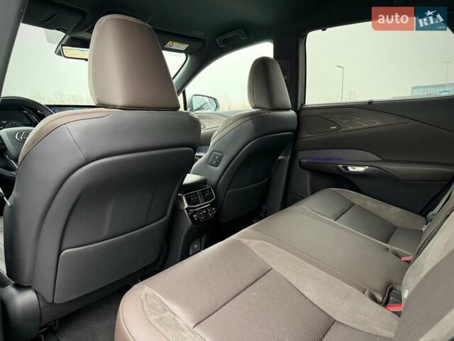 Сірий Лексус РХ, об'ємом двигуна 2.5 л та пробігом 8 тис. км за 95000 $, фото 107 на Automoto.ua