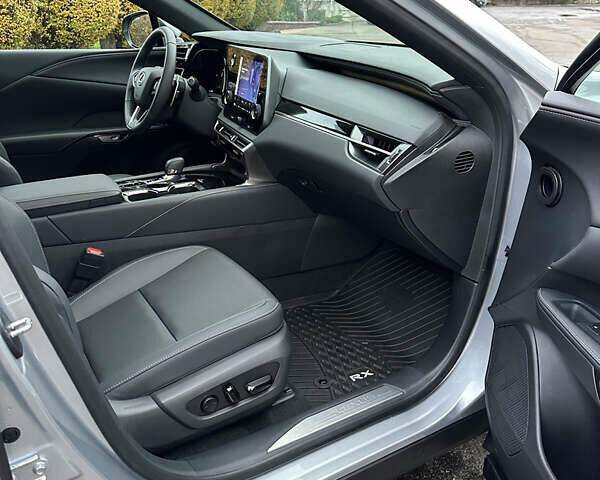 Серый Лексус РХ, объемом двигателя 2.5 л и пробегом 7 тыс. км за 68900 $, фото 41 на Automoto.ua