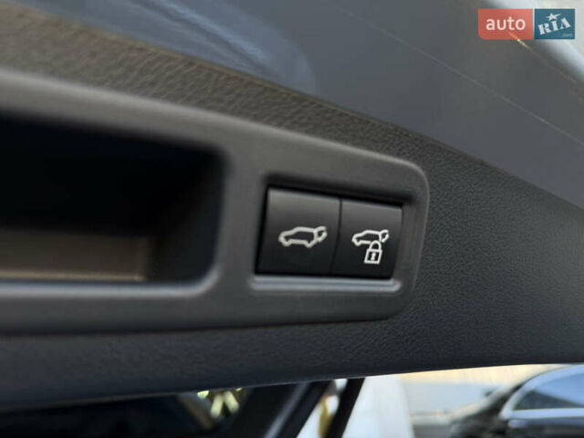 Серый Лексус РХ, объемом двигателя 2.5 л и пробегом 18 тыс. км за 79000 $, фото 68 на Automoto.ua