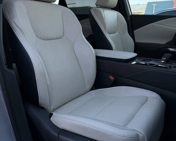 Серый Лексус РХ, объемом двигателя 2.5 л и пробегом 18 тыс. км за 79000 $, фото 31 на Automoto.ua