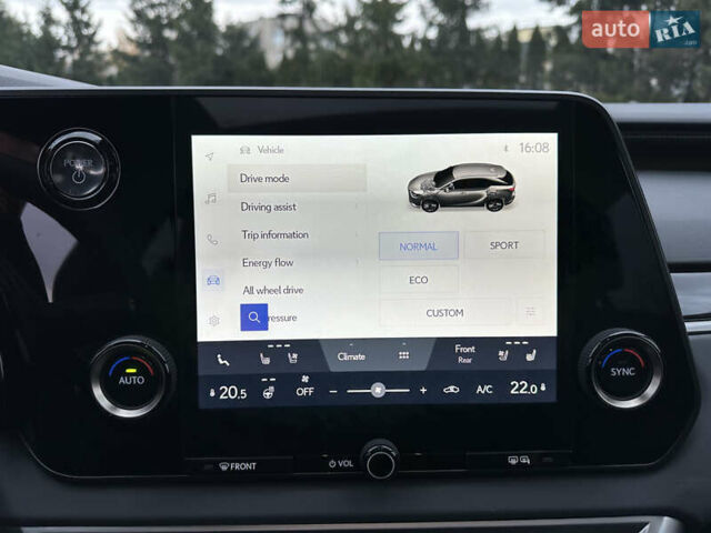 Серый Лексус РХ, объемом двигателя 2.5 л и пробегом 7 тыс. км за 68900 $, фото 53 на Automoto.ua