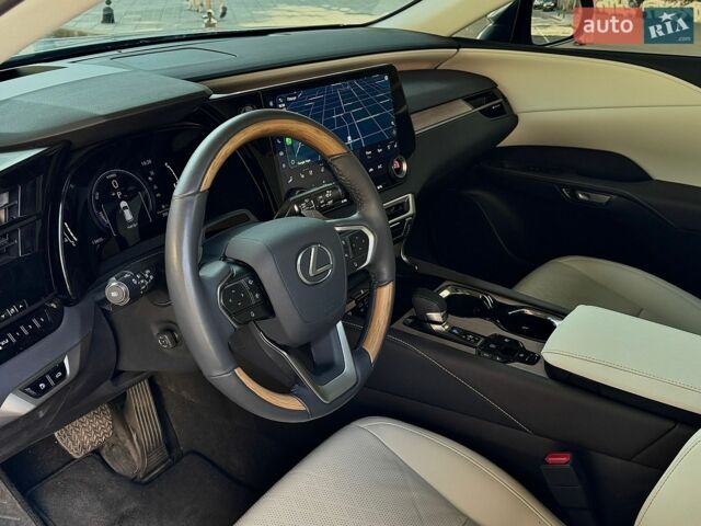 Сірий Лексус РХ, об'ємом двигуна 2.5 л та пробігом 14 тис. км за 71000 $, фото 4 на Automoto.ua