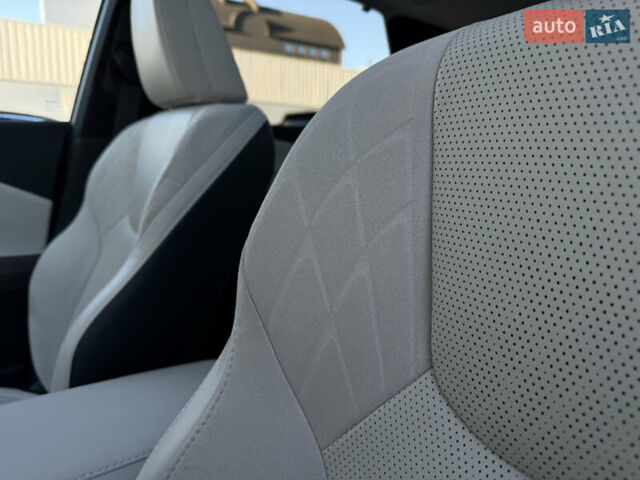 Серый Лексус РХ, объемом двигателя 2.5 л и пробегом 18 тыс. км за 79000 $, фото 27 на Automoto.ua