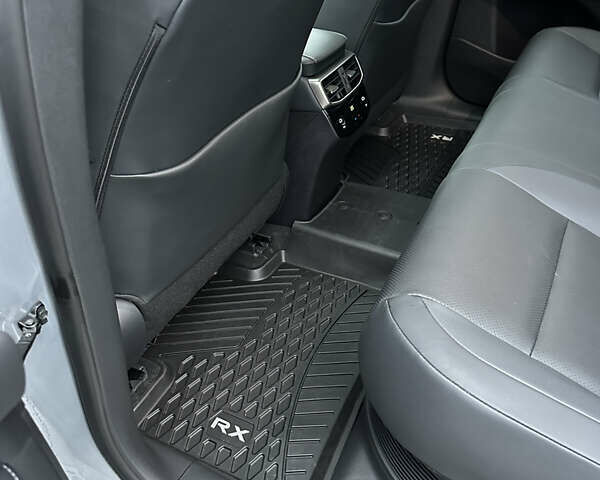 Серый Лексус РХ, объемом двигателя 2.5 л и пробегом 7 тыс. км за 68900 $, фото 63 на Automoto.ua