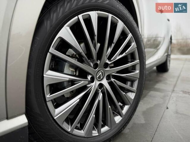 Сірий Лексус РХ, об'ємом двигуна 2.5 л та пробігом 8 тис. км за 95000 $, фото 14 на Automoto.ua