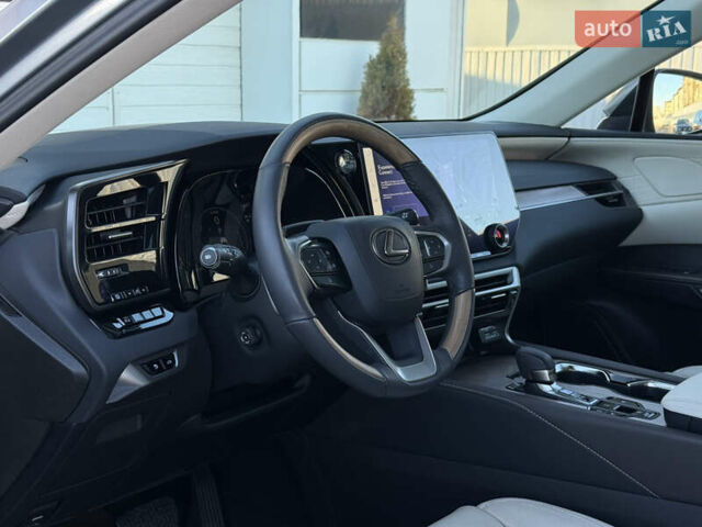 Серый Лексус РХ, объемом двигателя 2.5 л и пробегом 18 тыс. км за 79000 $, фото 37 на Automoto.ua