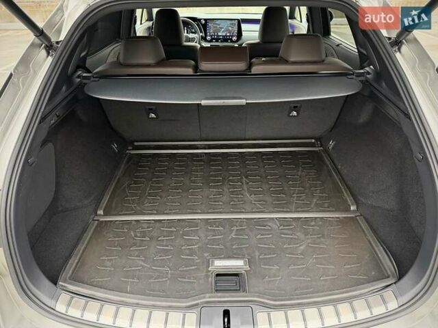 Сірий Лексус РХ, об'ємом двигуна 2.5 л та пробігом 8 тис. км за 95000 $, фото 136 на Automoto.ua