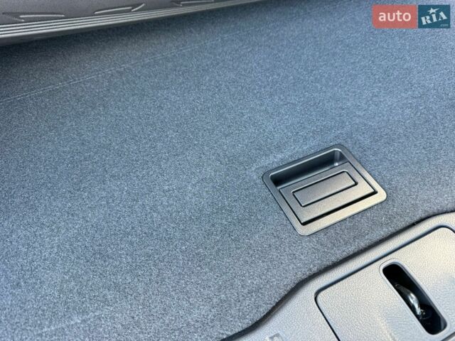 Сірий Лексус РХ, об'ємом двигуна 2.4 л та пробігом 5 тис. км за 75950 $, фото 54 на Automoto.ua