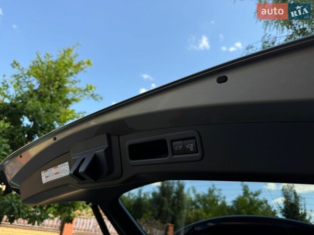 Сірий Лексус РХ, об'ємом двигуна 2.4 л та пробігом 5 тис. км за 75950 $, фото 56 на Automoto.ua