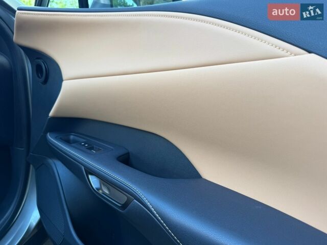 Сірий Лексус РХ, об'ємом двигуна 2.4 л та пробігом 5 тис. км за 75950 $, фото 39 на Automoto.ua