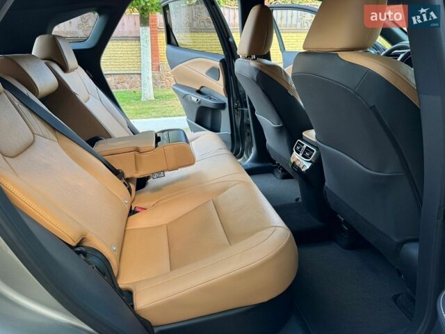 Сірий Лексус РХ, об'ємом двигуна 2.4 л та пробігом 5 тис. км за 75950 $, фото 48 на Automoto.ua
