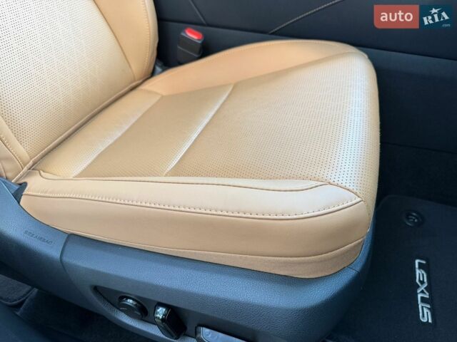 Сірий Лексус РХ, об'ємом двигуна 2.4 л та пробігом 5 тис. км за 75950 $, фото 41 на Automoto.ua