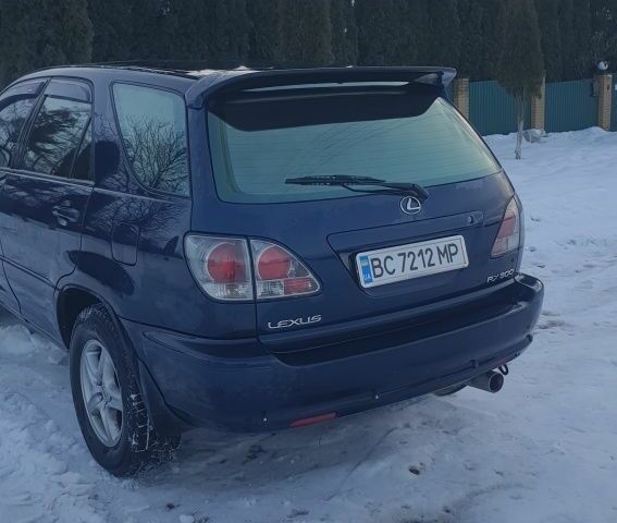 Синий Лексус РХ, объемом двигателя 3 л и пробегом 274 тыс. км за 6500 $, фото 7 на Automoto.ua