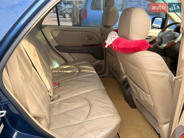 Синий Лексус РХ, объемом двигателя 3 л и пробегом 470 тыс. км за 4500 $, фото 6 на Automoto.ua