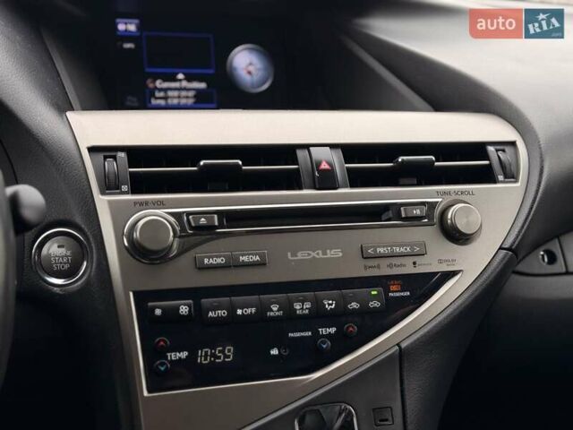 Синій Лексус РХ, об'ємом двигуна 3.46 л та пробігом 189 тис. км за 19990 $, фото 19 на Automoto.ua