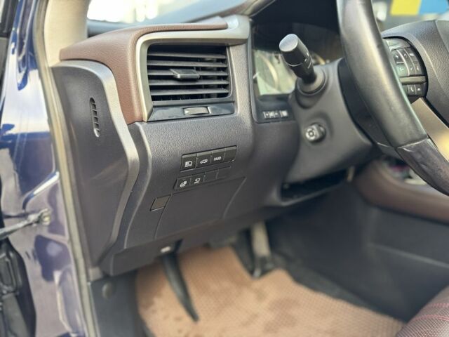 Синий Лексус РХ, объемом двигателя 3.5 л и пробегом 140 тыс. км за 31000 $, фото 7 на Automoto.ua