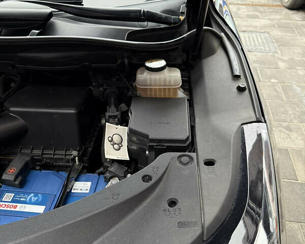 Синій Лексус РХ, об'ємом двигуна 2 л та пробігом 49 тис. км за 36900 $, фото 24 на Automoto.ua