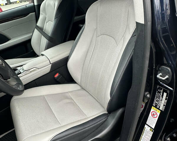 Лексус РХ 2019 в Киеве на Automoto.ua Синий Лексус РХ, объемом двигателя 3.5 л и пробегом 115 тыс. км за 49400 $, фото 15 на Automoto.ua