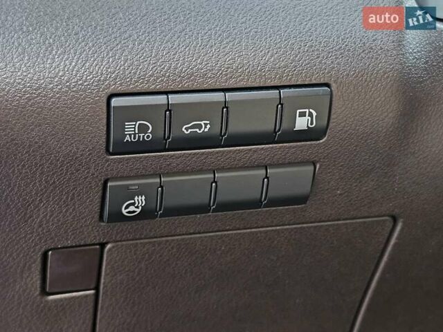 Лексус РХ 2019 в Киеве на Automoto.ua Синий Лексус РХ, объемом двигателя 3.46 л и пробегом 83 тыс. км за 42500 $, фото 33 на Automoto.ua