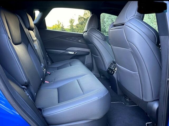 Синий Лексус РХ, объемом двигателя 2.4 л и пробегом 3 тыс. км за 63000 $, фото 12 на Automoto.ua