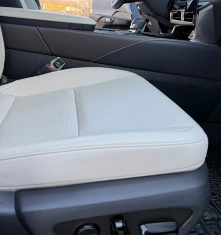 Синій Лексус РХ, об'ємом двигуна 2.4 л та пробігом 8 тис. км за 57000 $, фото 31 на Automoto.ua